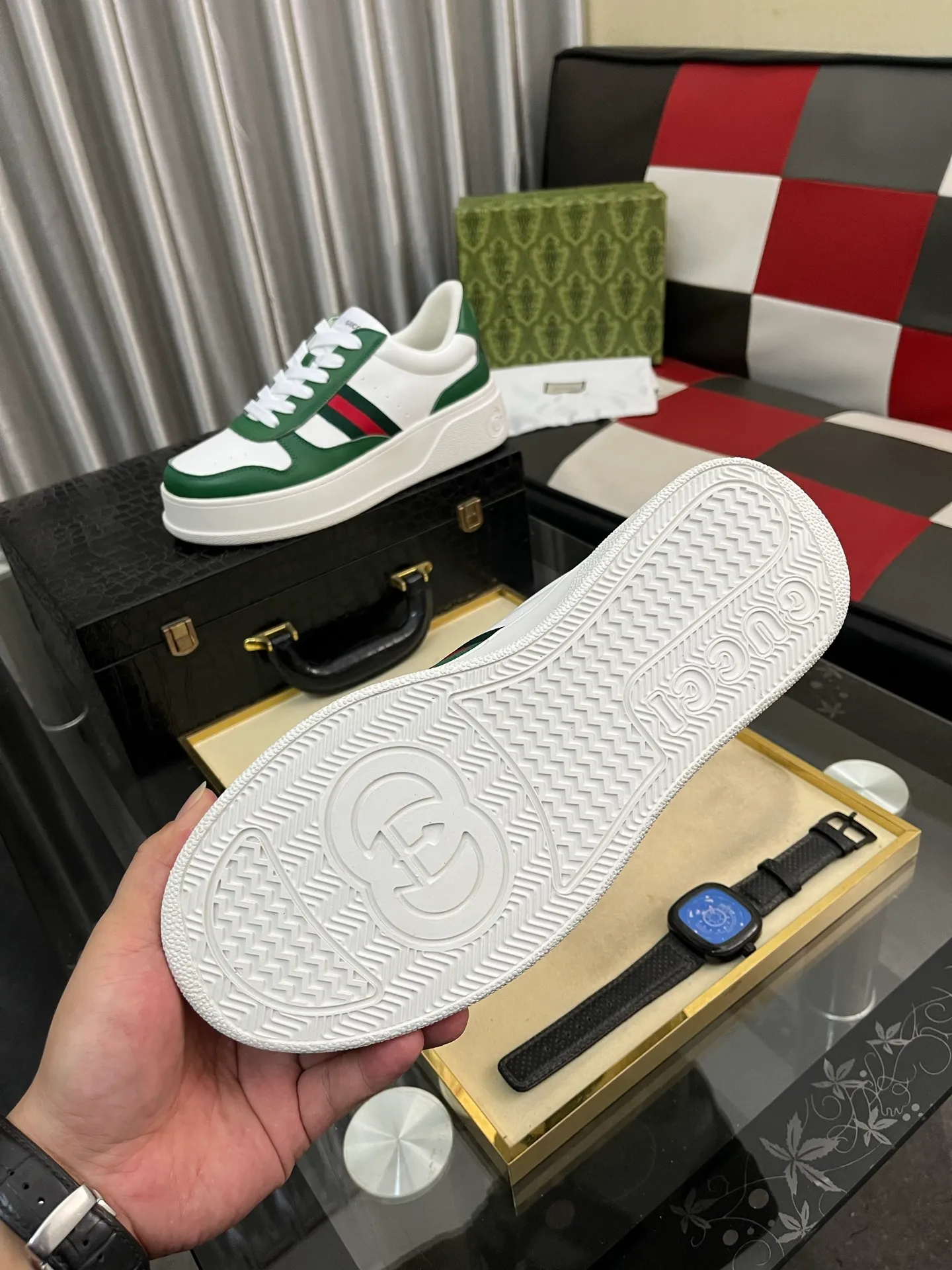 Men's Men's Shoes💰: 380⌚️⌚️[GUCCI] Gucci men's latest white shoe series casual shoes! The official website is built 1:1. Upper: Made of imported cowhide, with electric embroidery ➕Inner lining: Made of high-quality first-layer pigskin, soft and comfortable. Picky material selection and exquisite workmanship give you the best enjoyment. Size: 38-444️⃣Colors available